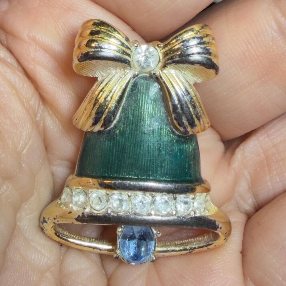 Monet Bell Brooch Green Enamel Rhinestone Bow Christmas Pin 1.5”